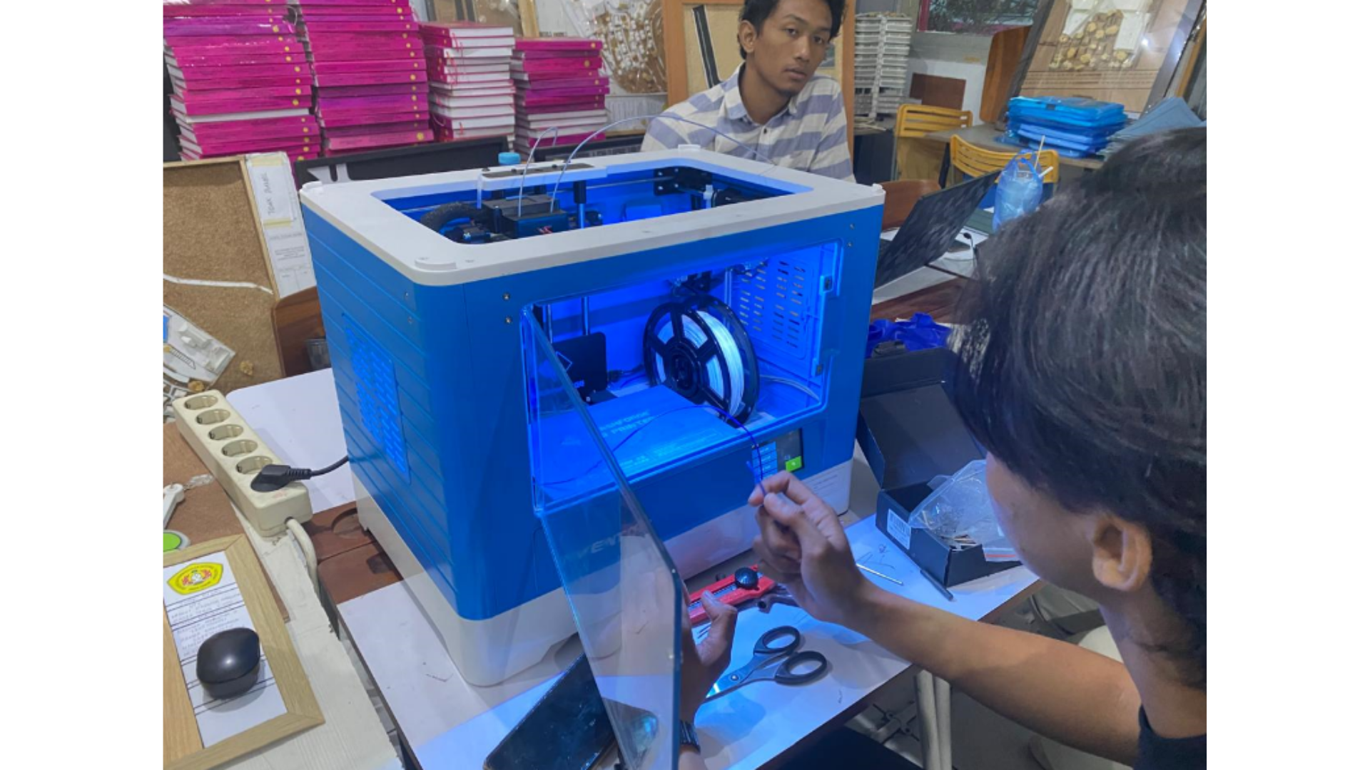 Laboratorium Struktur Sains dan Teknologi Arsitektur Program Studi Arsitektur